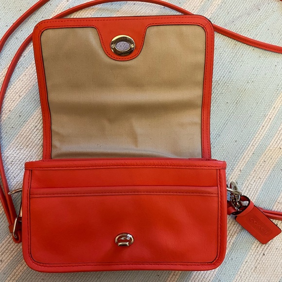 Coach Handbags - Coach Bag recevied as a gift wore once for a date!